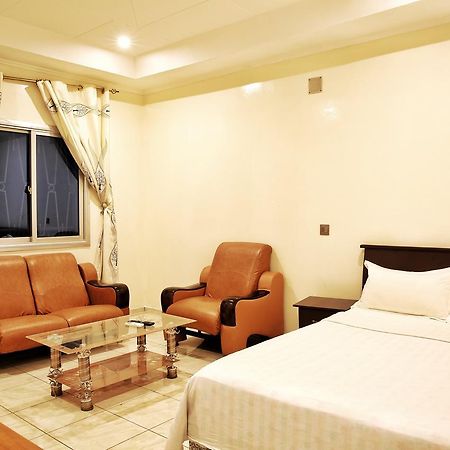 Shanghai Hotel NʼDjamena 外观 照片