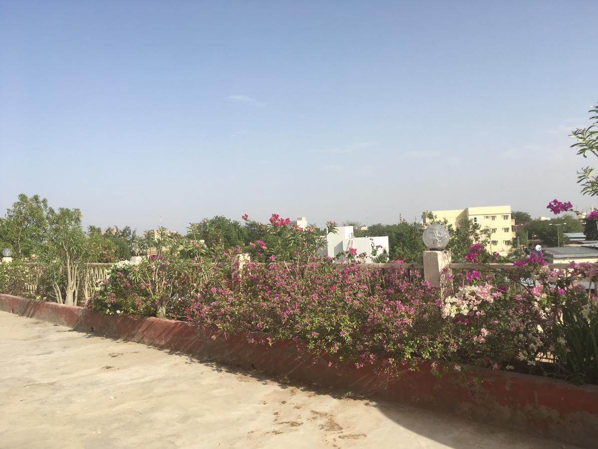 Shanghai Hotel NʼDjamena 外观 照片