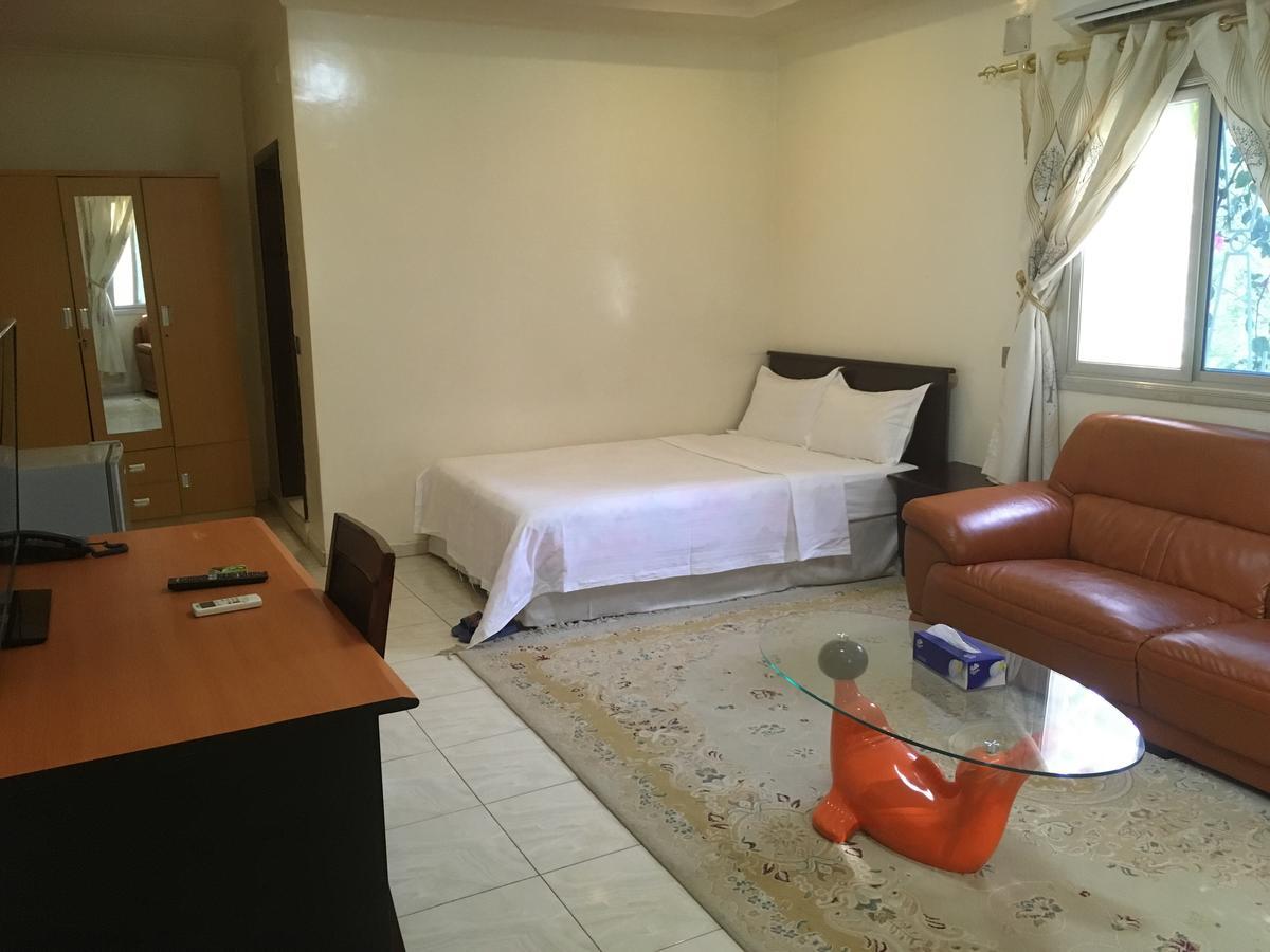 Shanghai Hotel NʼDjamena 外观 照片