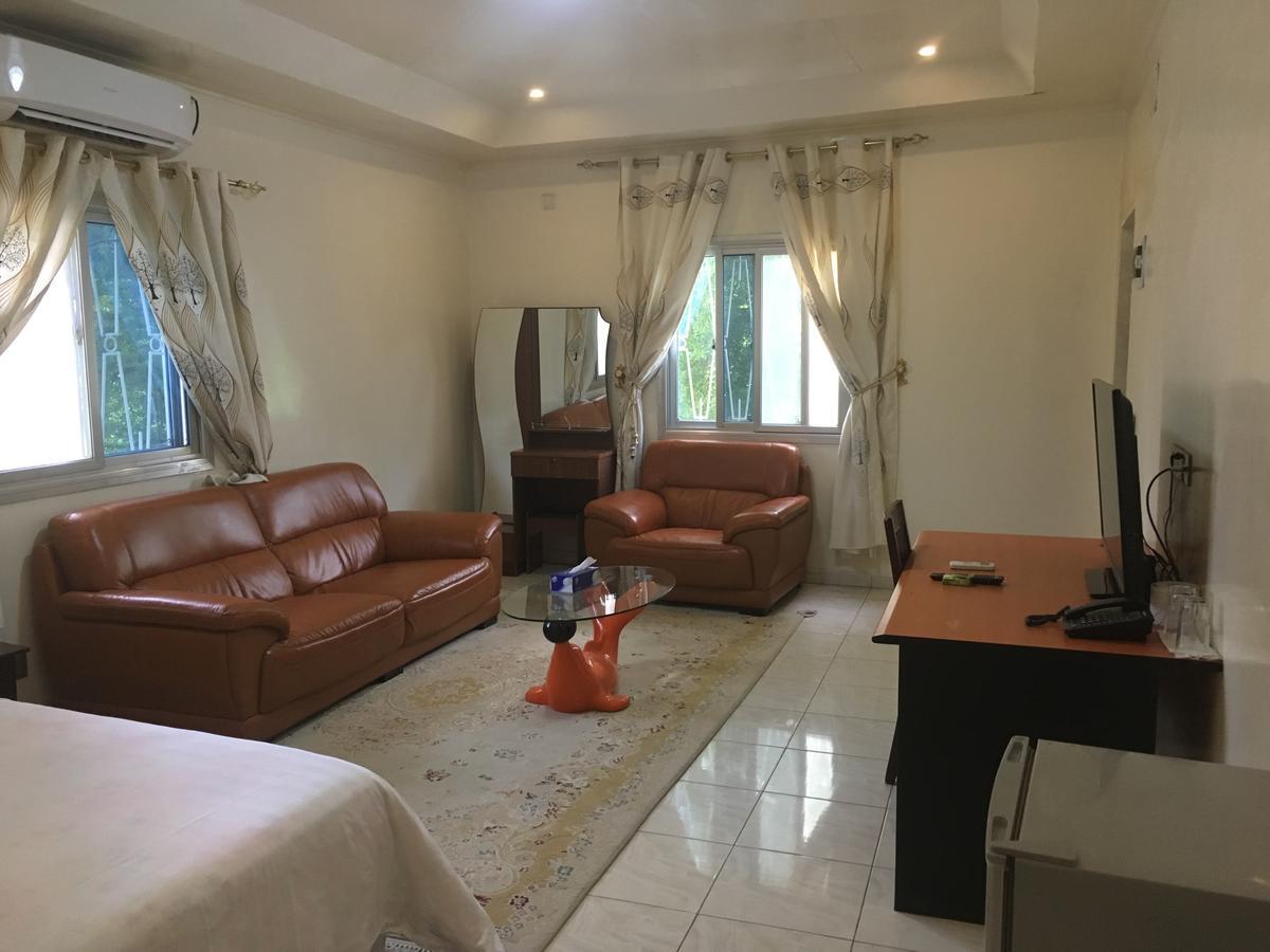 Shanghai Hotel NʼDjamena 外观 照片